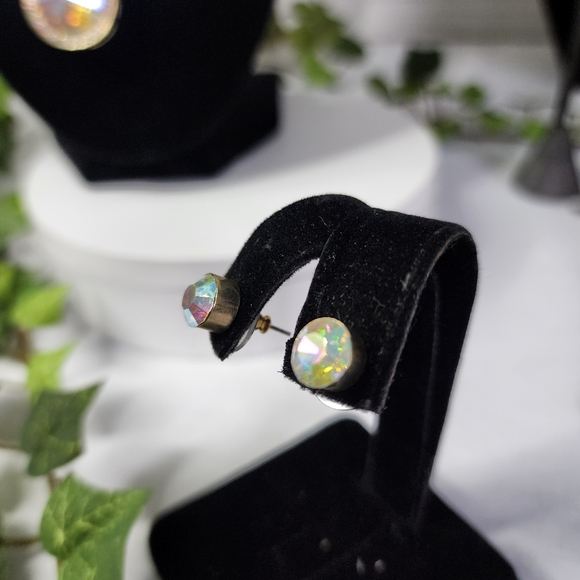 Gold Iridescent Crystal Pendant with Chain and Earrings Set - Picture 6 of 8